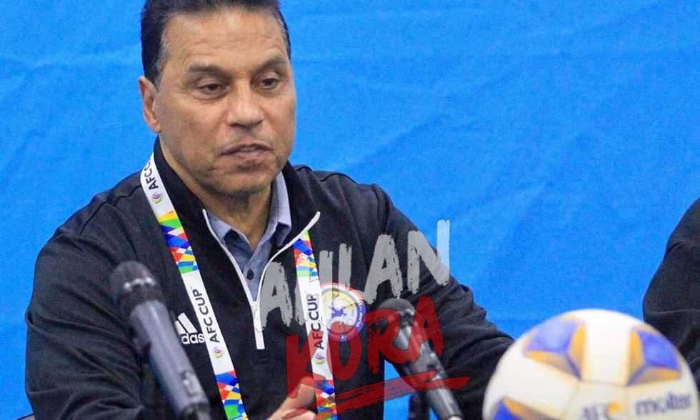 فوضى بعد صافرة النهاية: اعتداءات على حسام البدري ولاعبي أهلي طرابلس